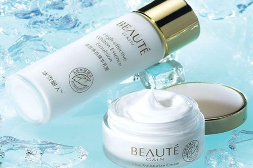 甄選適配美妝 從膚質(zhì)到需求，精準挑選適合自己的化妝品